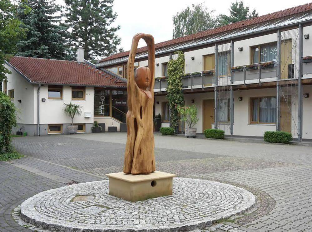 Port Inn Hotel Eichwalde Eksteriør billede