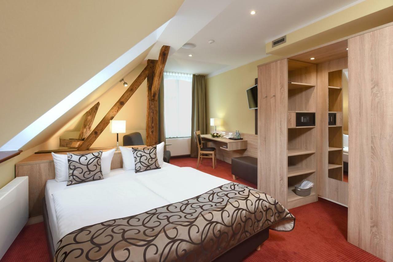 Port Inn Hotel Eichwalde Eksteriør billede
